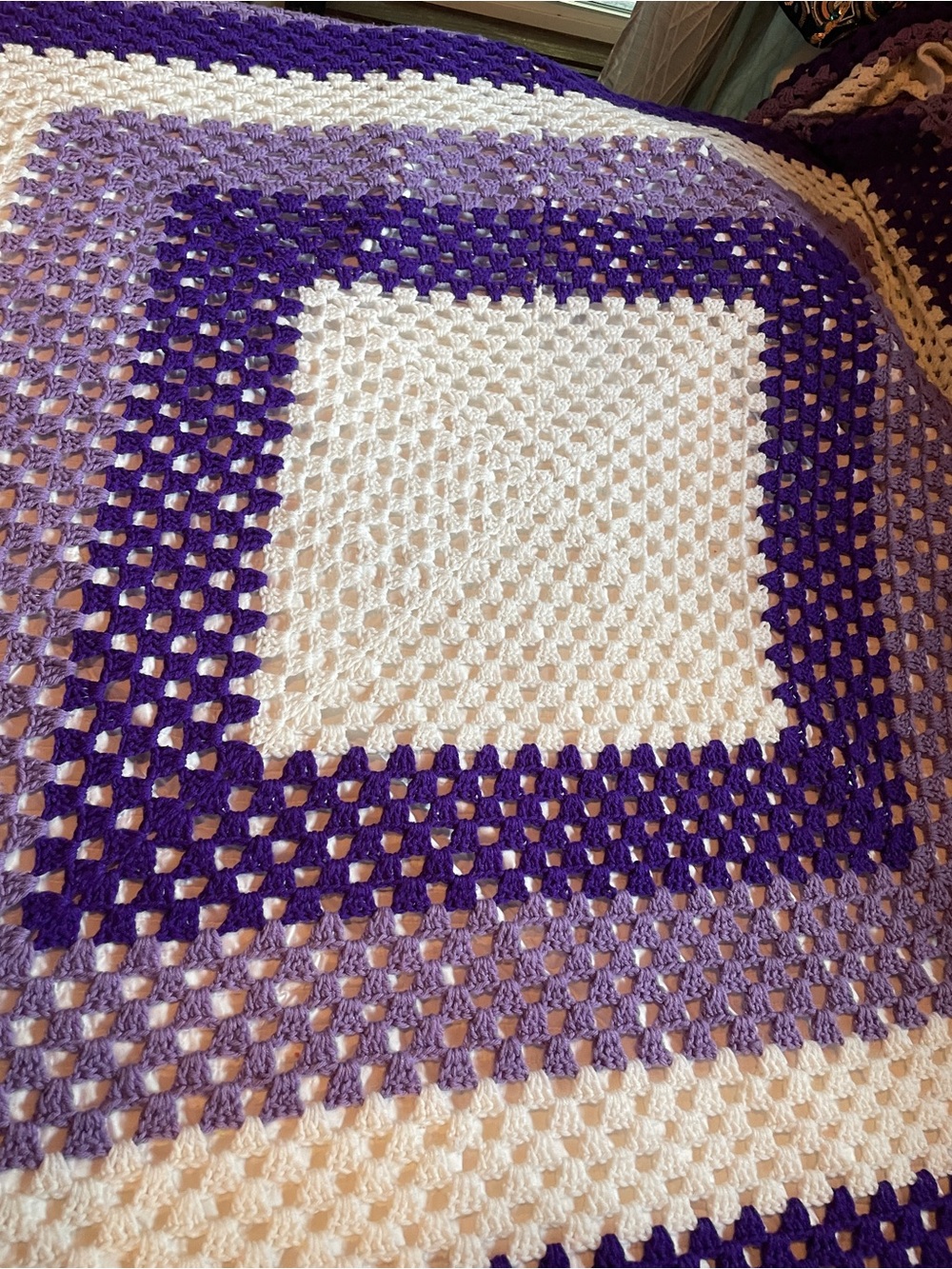 Handmade crochet bedspread 104 x 104 queen size purple and white - Picture 6 of 11